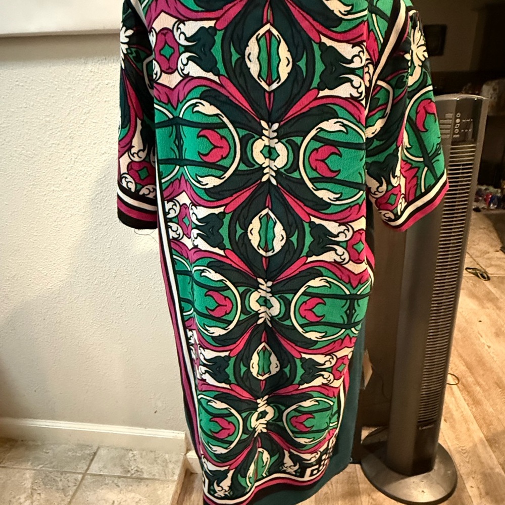 Gibson Latimer Vibrant Pink and Teal Midi Dress - Picture 4 of 6